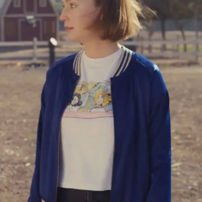 hacks-s02-hannah-einbinder-blue-bomber-jacket.jpg